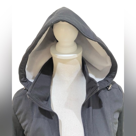 Laundry by Shelli Segal black belted zip up jacket with removal hood size small - Picture 4 of 10